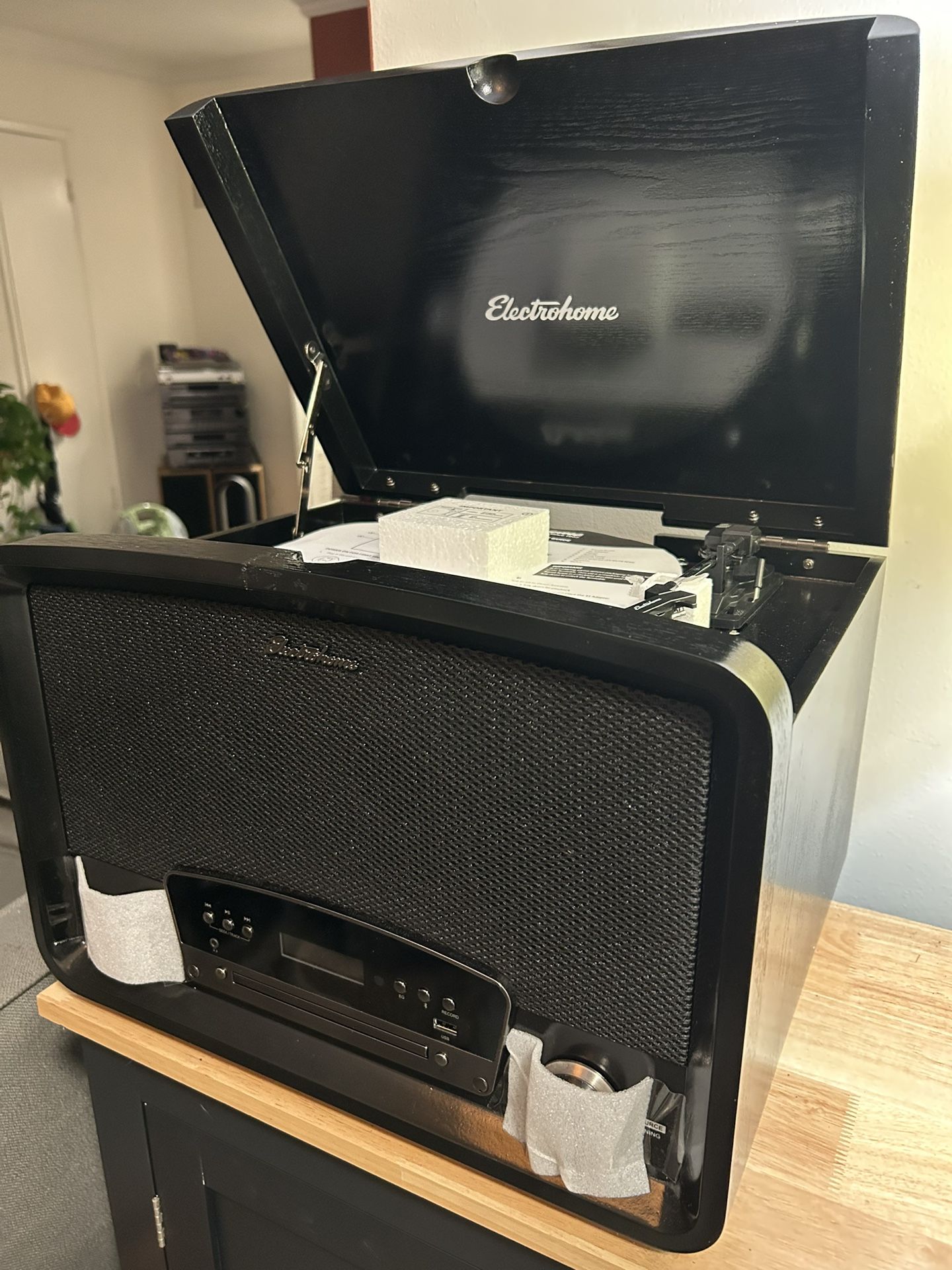 Vinyl record player, Bluetooth, CD