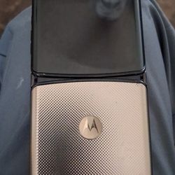 Motorola 2020 Razr Flip Gold And Black