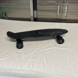 Skateboard In Great Shape Wheels Look Like They’ve Never Touched The Road