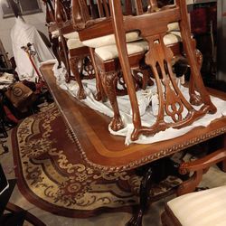 Large  Dining Room Table Set  With 8 Chairs  And 2 Leaves 