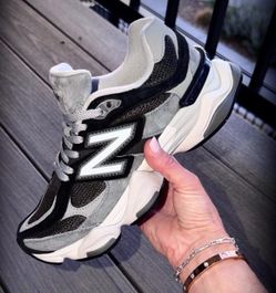 New Balance 9060 Women’s Size 7.5 - NEW!