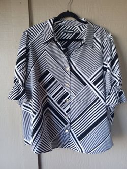 KARL LAGERFELD PARIS PLUS SIZE 2X BLOUSE