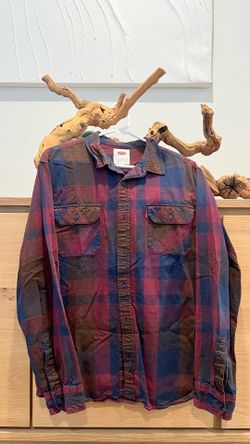 Levi’s Long Sleeve Button Up Men’s Large