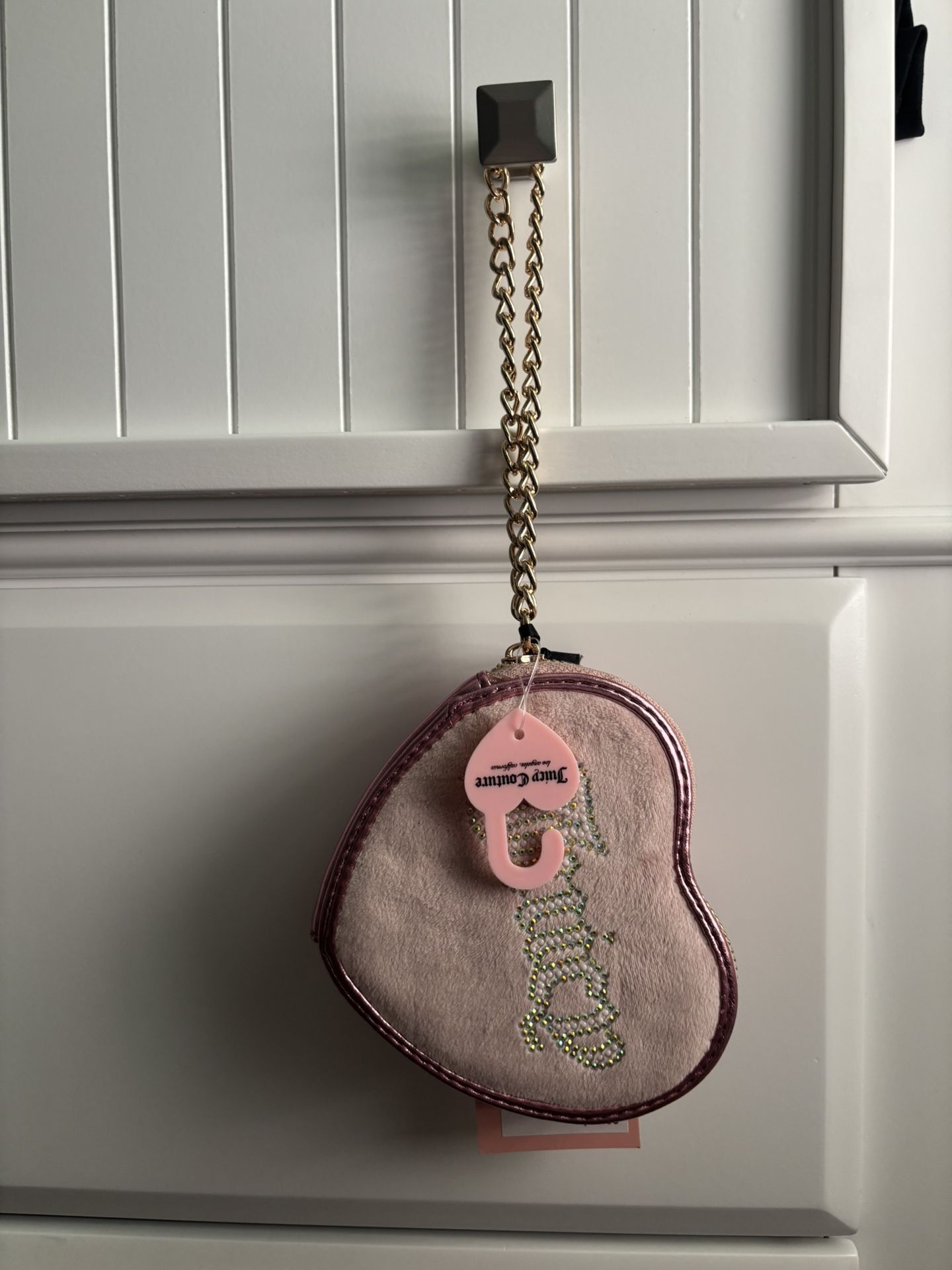 Juicy couture pink string of pearls heart zip around hand bag/ wristlet