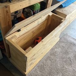 Strange Chest/bench 