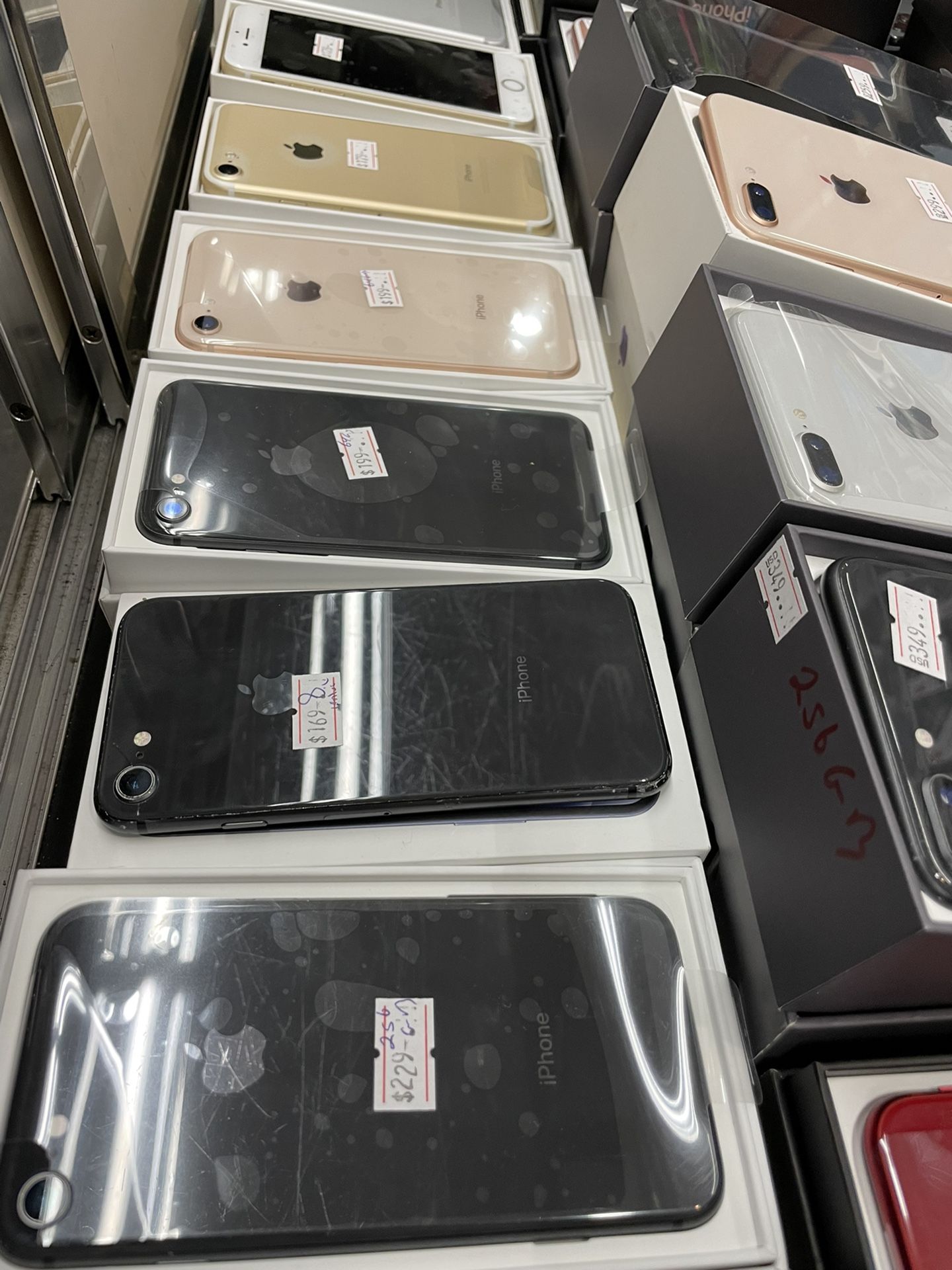 IPHONE 7 32 GB UNLOCKED $179 IPHONES 8 Factory Unlocked 64 Gnome $199 64 GB $229