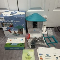 Smart Bird Feeder with Camera 2K HD Solar Panel