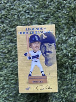 Bobble head