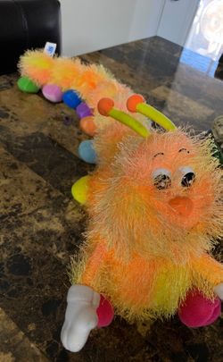 Vintage 25inch Caterpillar that moves and plays skip to my Lou