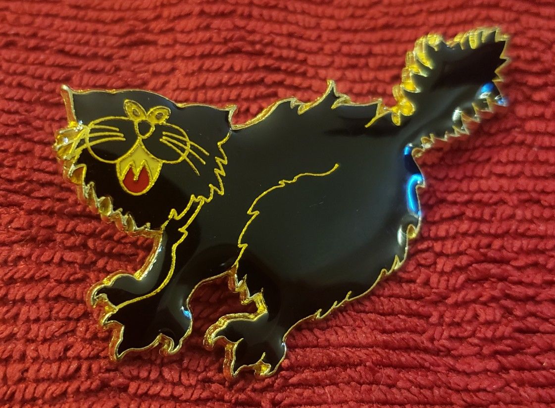 Scardey  Cat Lapel Pin 