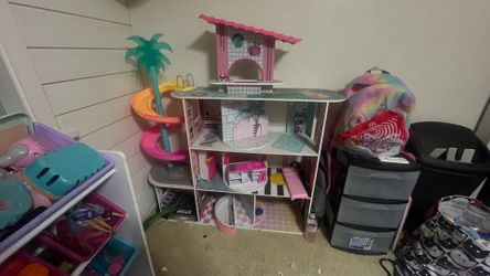 L.O.L doll house