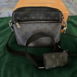 Louis Vuitton Trio Messenger bag