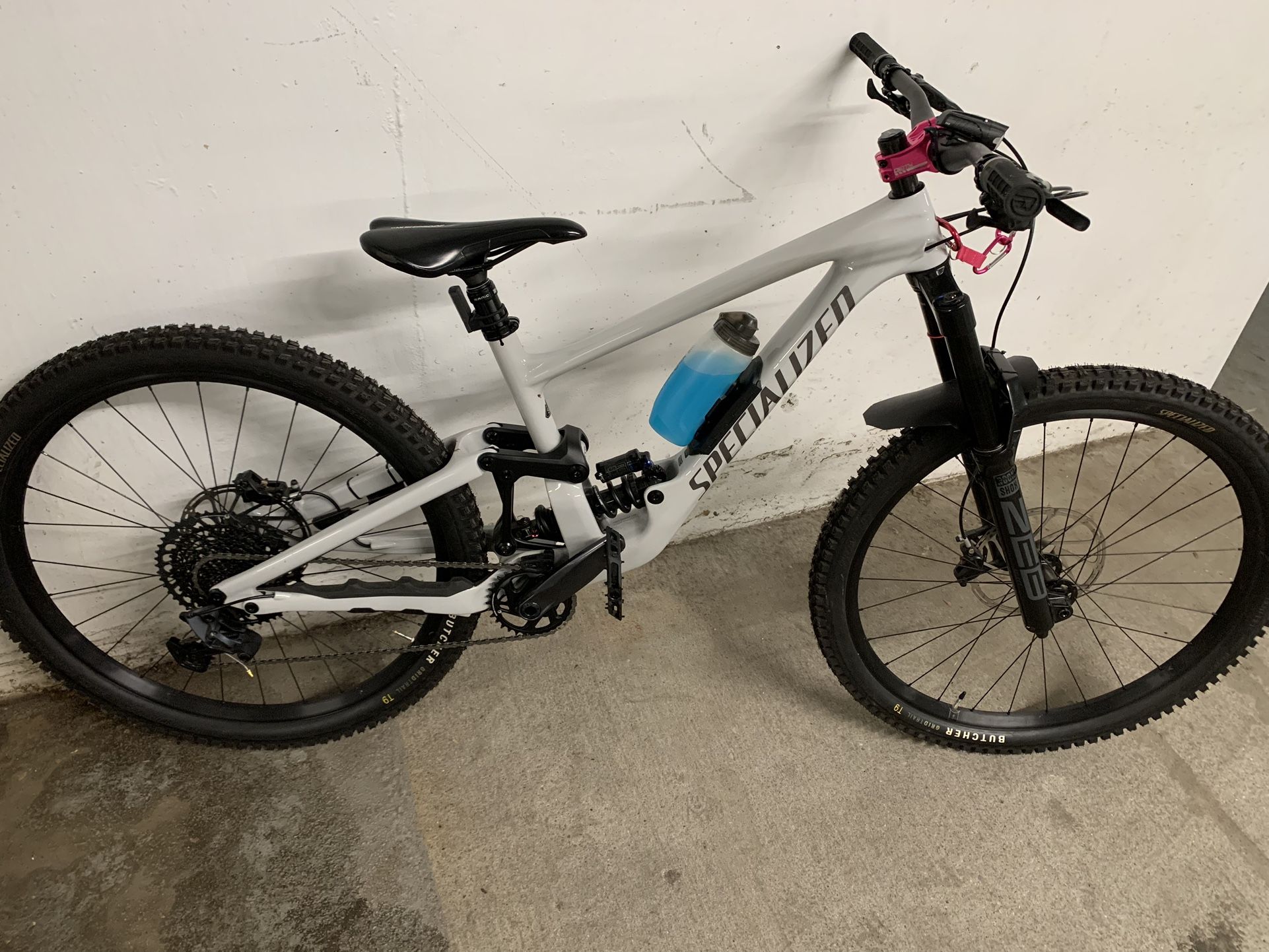 2023 Specialized Enduro Comp FSR W/Apple Air Tag