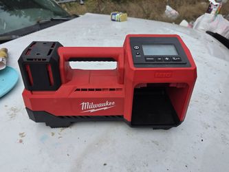 Milwaukee M18 Cordless Tire Inflator