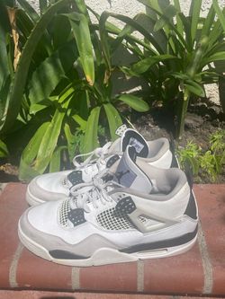 Men's Jordan 4 Sneakers – White & Gray