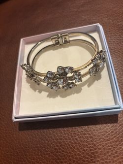 Elegant Silver Floral Bracelet