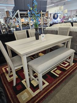 Dining set  $789 **  New In box