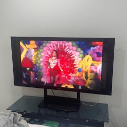 Elite 60” Tv With Quality Sound 