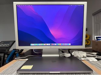 Apple 2016 MacBook Pro with 2.7GHz quad cord intel i7, with Apple cinema  23 inch display, external wireless keyboard and mouse