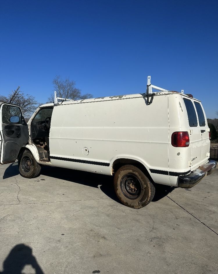 2001 Dodge Ram Van