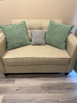 Pull Out Couch / Sofa Bed