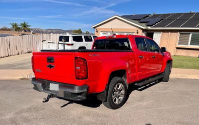 2016 Chevy Colorado LT 4x4 **low miles**