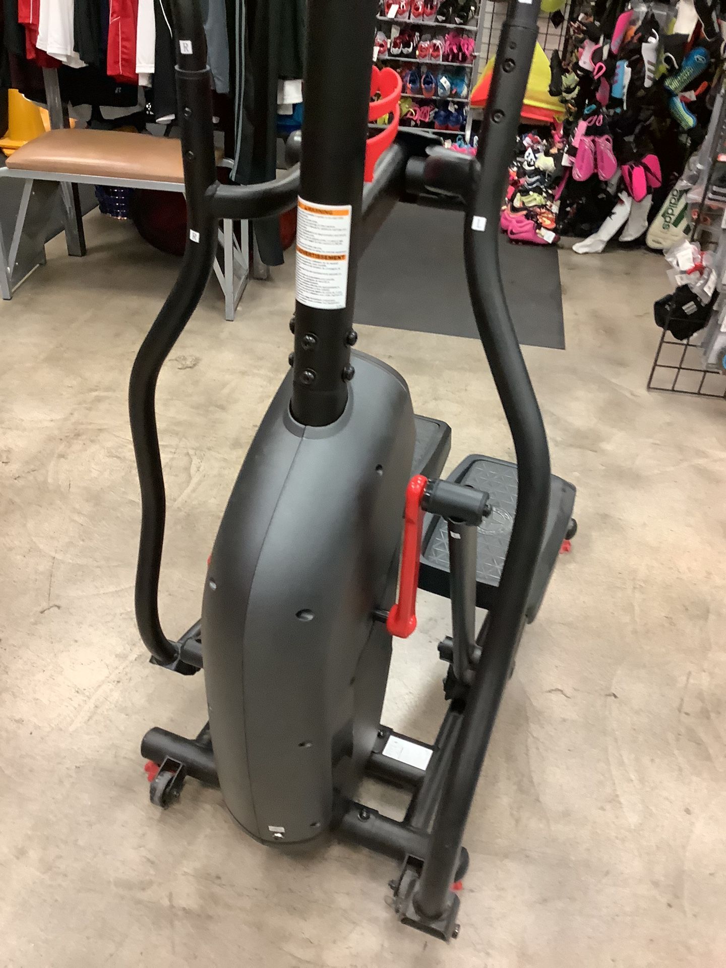 Schwinn 411 Compact Elliptical SKU 510791 for Sale in Phoenix, AZ