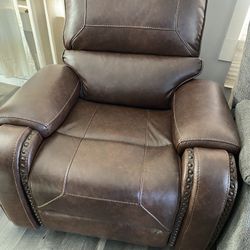 Sofa  Recliner     In Good Condition.  