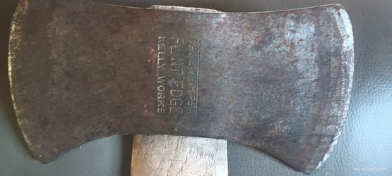 Kelly Works True temper, flint edge, 2.2 lb. Double edged axe
