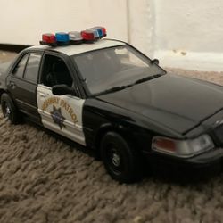 1/24 Chp Crown Victoria Diecast Model