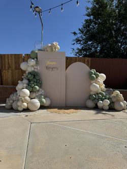 Balloon Garland Setup 