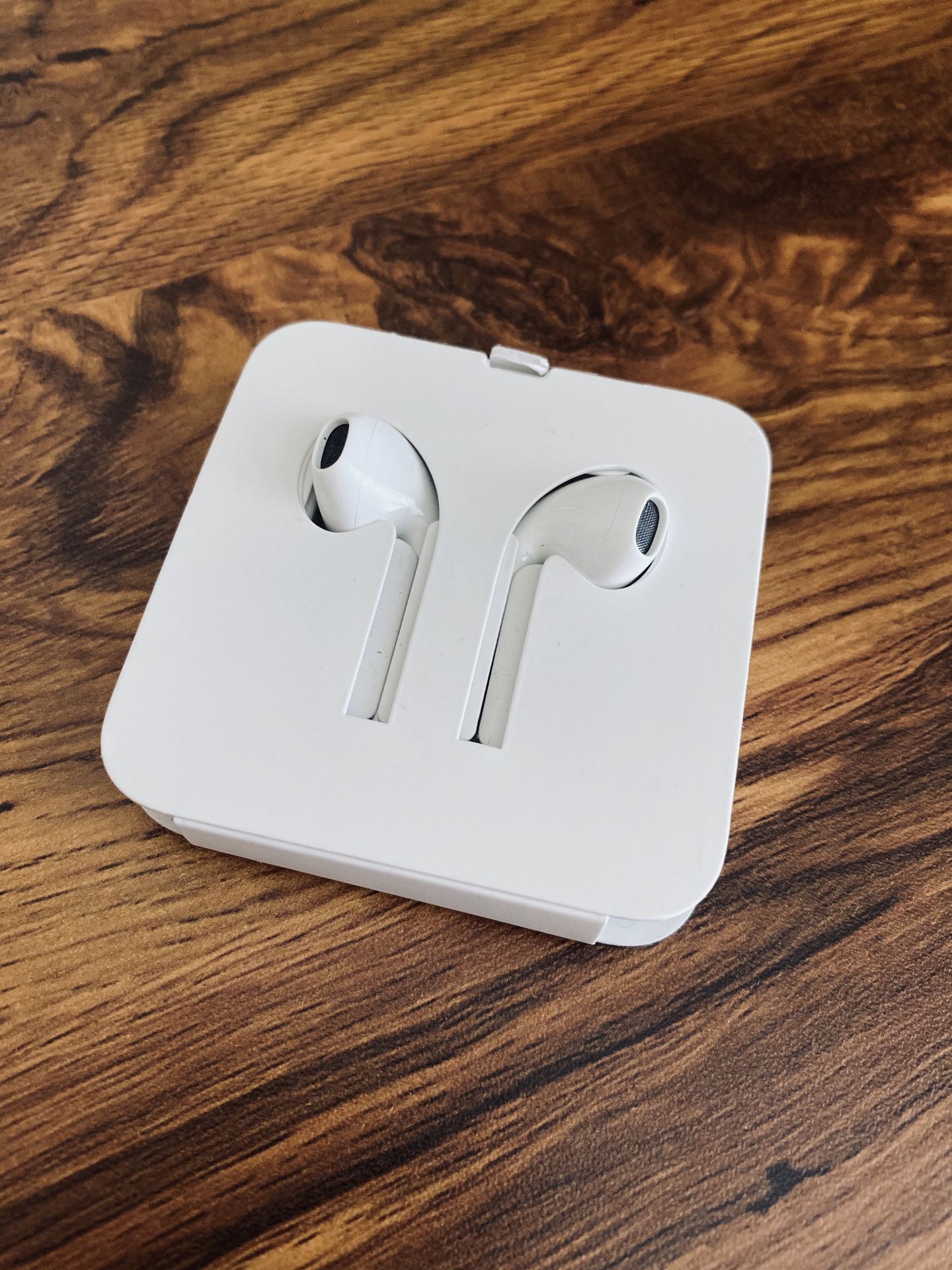 Brand New Apple EarPods with Lightning Connector - White