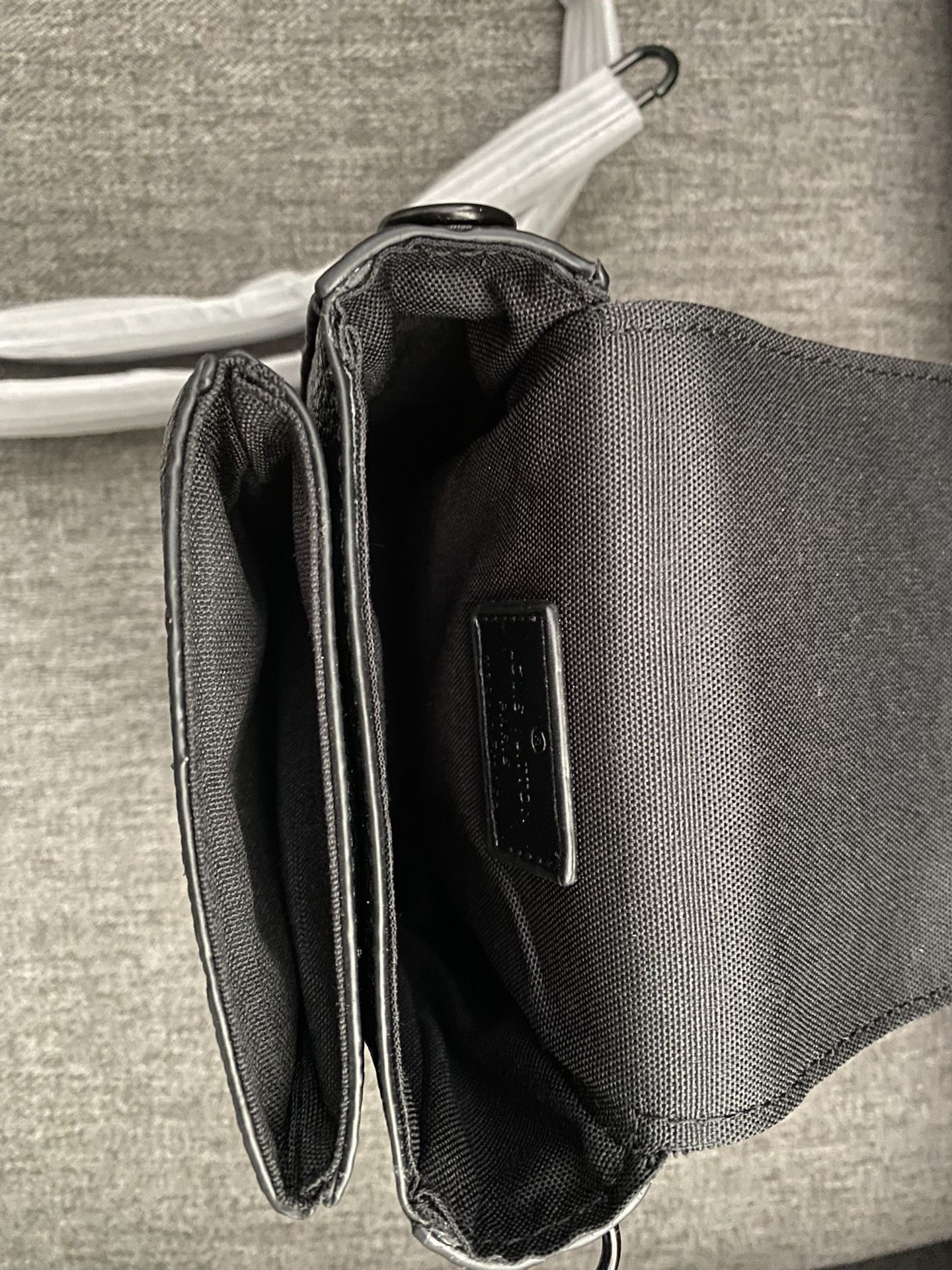 S-Lock Vertical wearable wallet M81524 