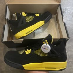 Jordan 4 Thunder 2012 