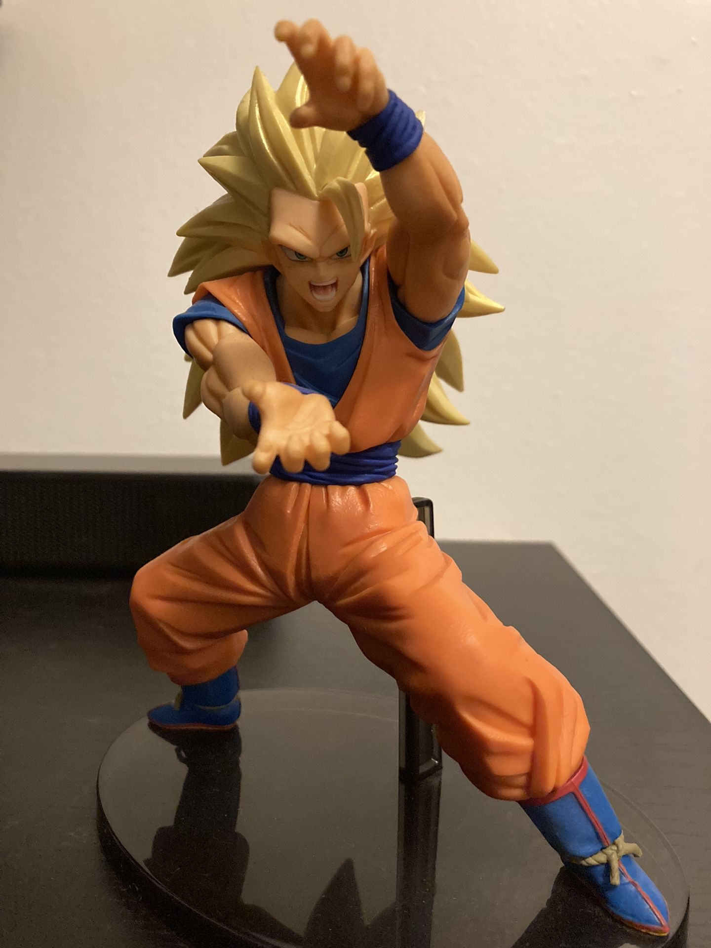 Goku Figure