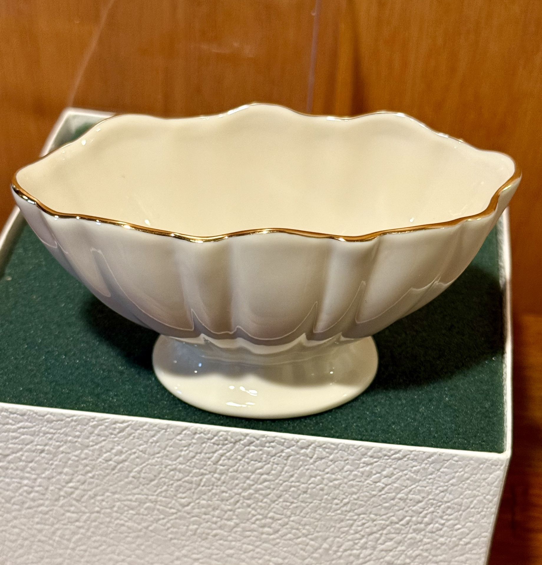 Vintage Lenox China Gold Trim Scalloped Oval 4 1/2" Dish Bowl NEW IN BOX