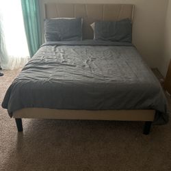 Queen Size Bed 