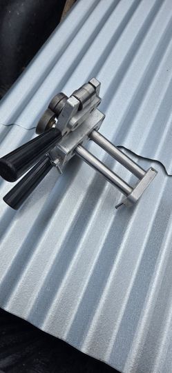 Sheet metal bender