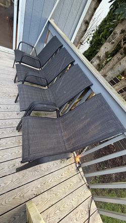 4 nice patio chairs