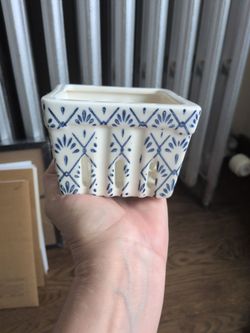 Ceramic berry basket