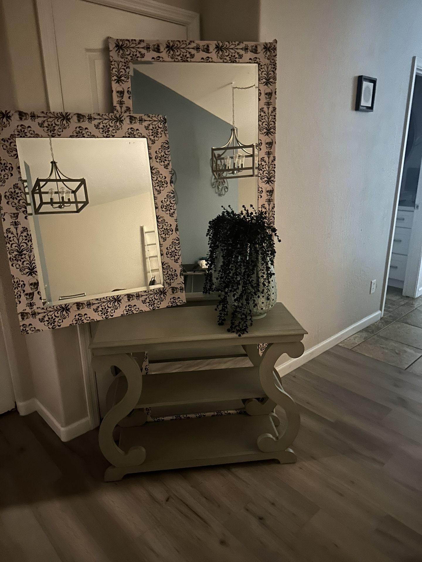 SKULL Mirrors And Entry Table