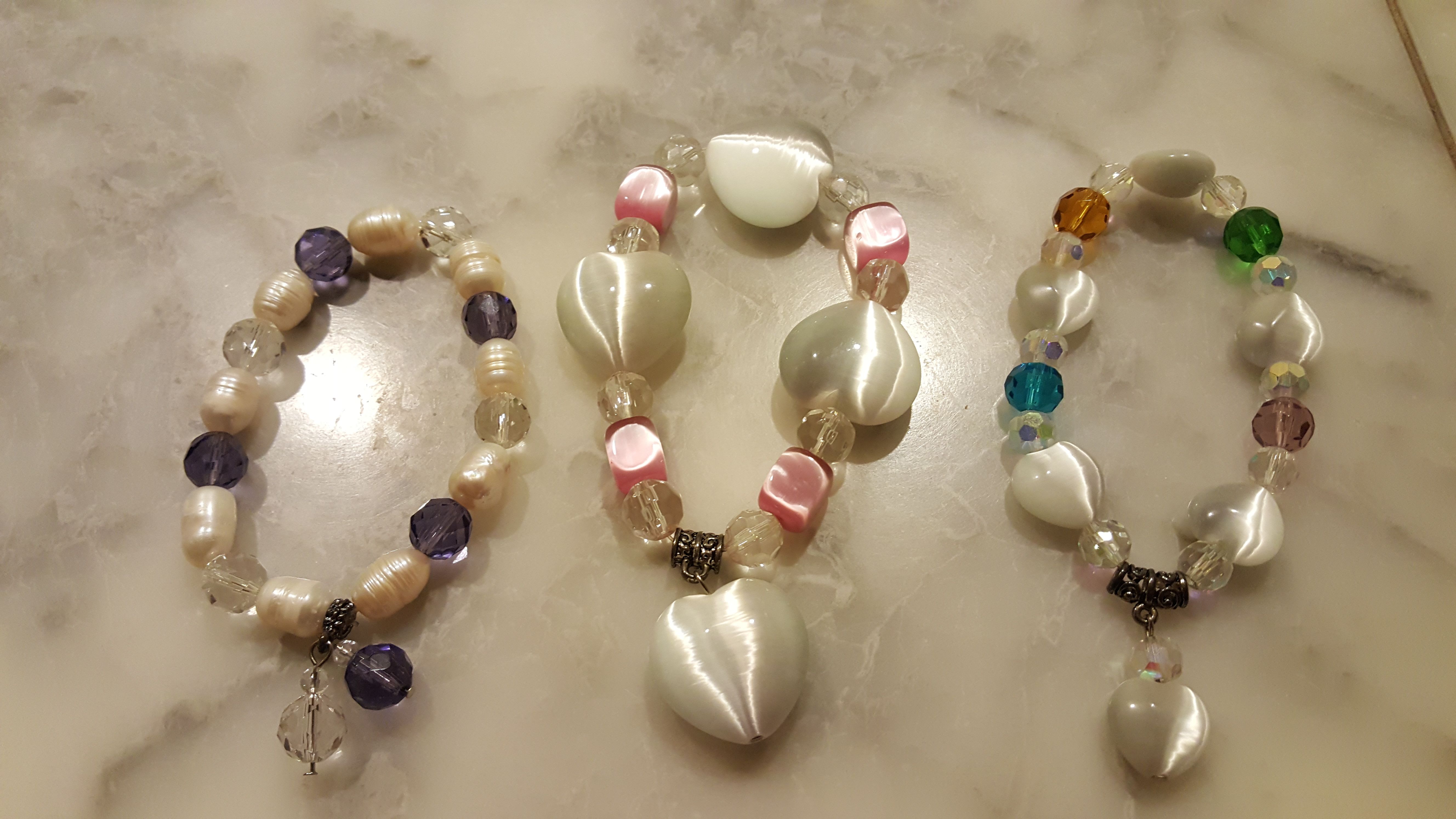 BRACELETS *