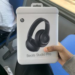 Beats Studio Pro 4