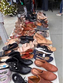 Lot of 40 pairs of shoes