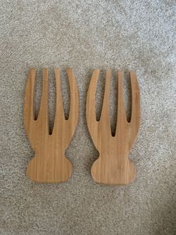 Brand New Bamboo Salad Hands
