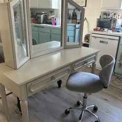 beautiful Vanity with Nice Chair And Led Lights For Mirror 