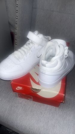 White Nikes ✔️