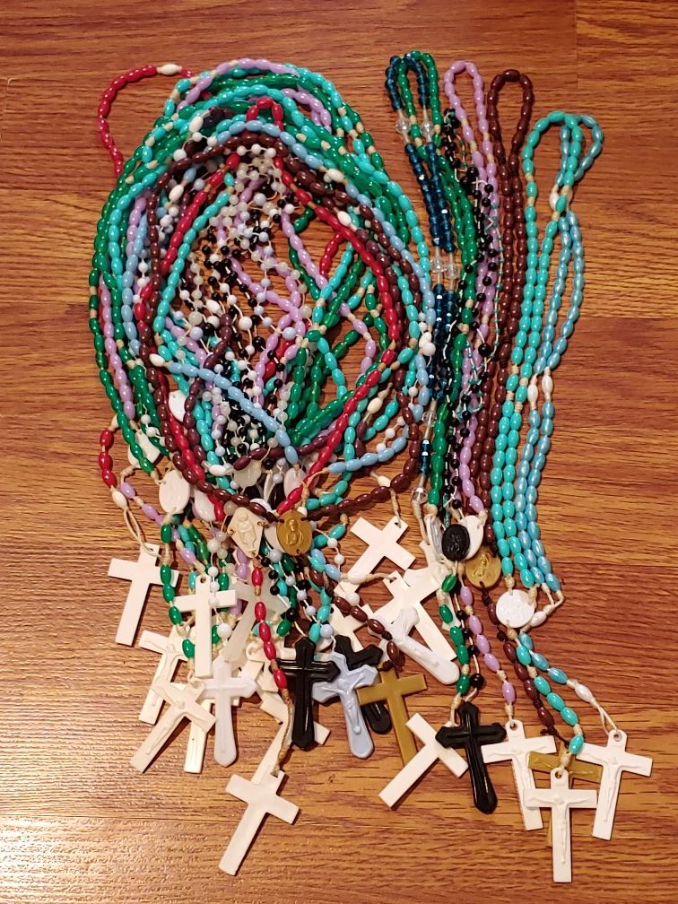 Lot of 30 Catholic Rosaries Rosary Beads