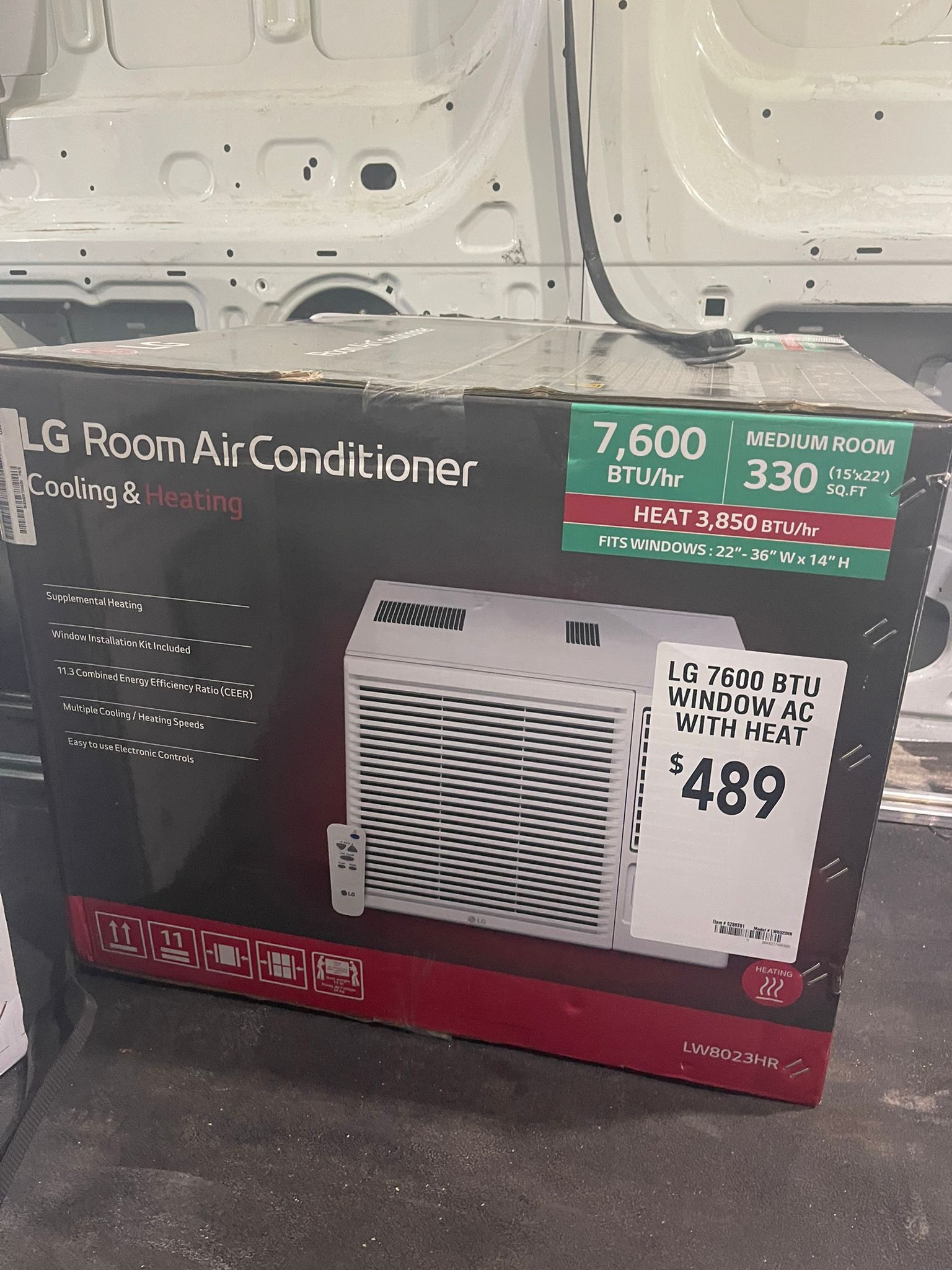 LG room air conditioned/heater 7600 btu