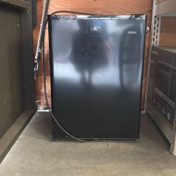 Haier Mini Fridge